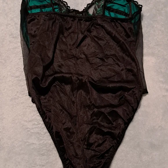 Nan Flower Satin Teal and Black Lace Chemise - Picture 4 of 6